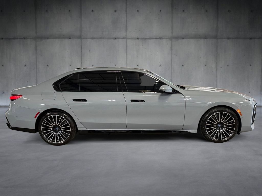 Used 2024 BMW 760i xDrive w/ Executive Package image 6