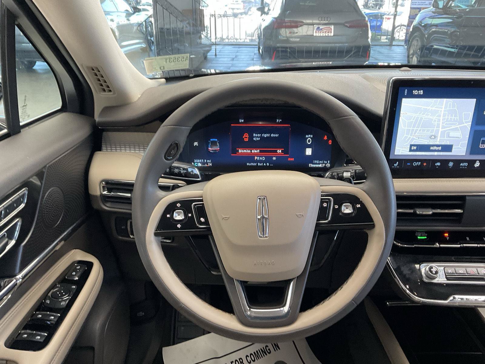 Used 2023 Lincoln Corsair AWD image 21