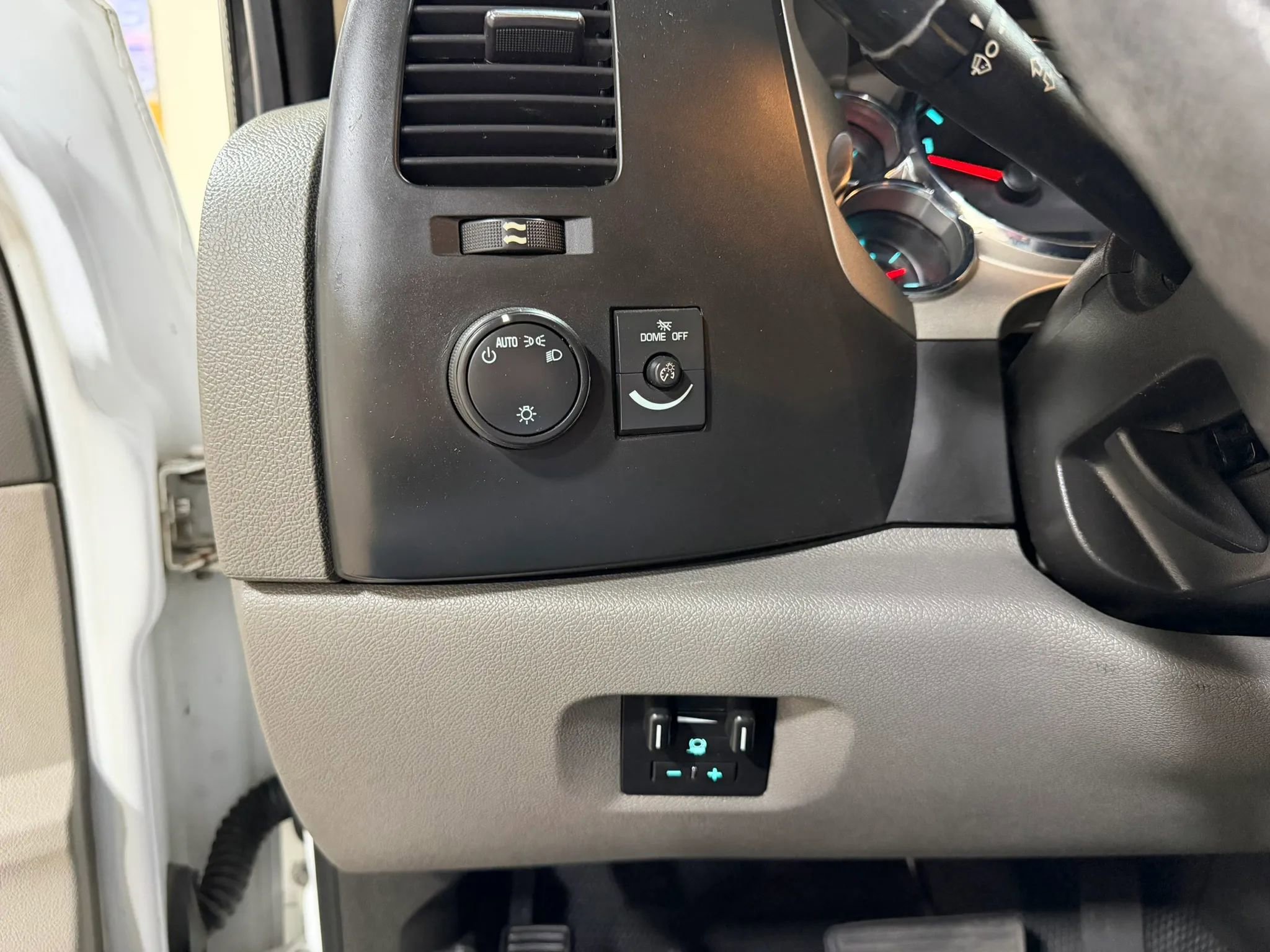 Used 2014 GMC Sierra 3500 W/T w/ Snow Plow Prep Package AWD/4WD image 39