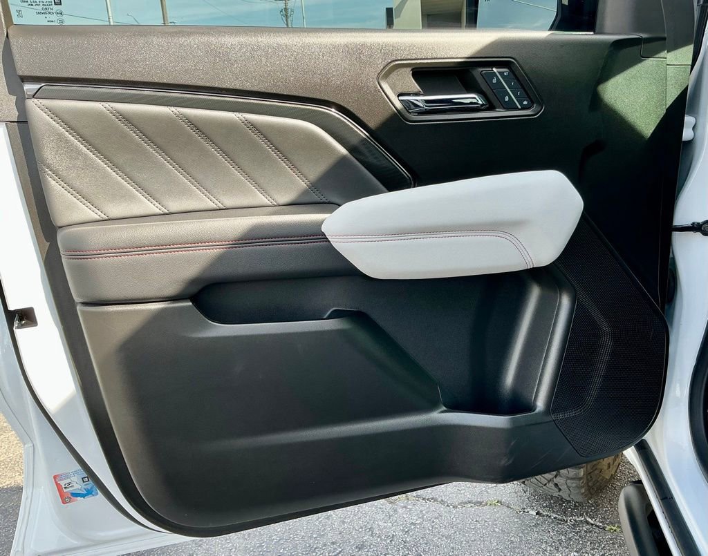 Used 2024 GMC Canyon AT4X image 43