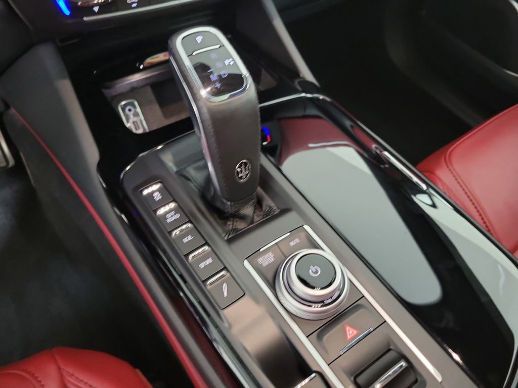 Used 2022 Maserati Levante Modena AWD/4WD image 27