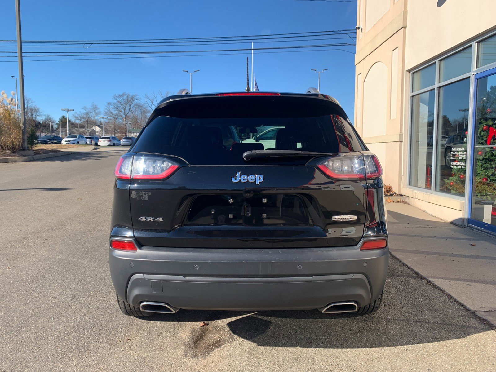 Used 2019 Jeep Cherokee Latitude Plus w/ Cold Weather Group image 6