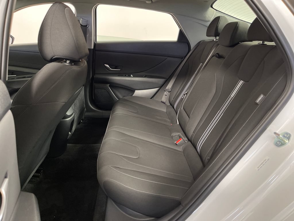 Certified 2025 Hyundai Elantra SEL FWD image 13