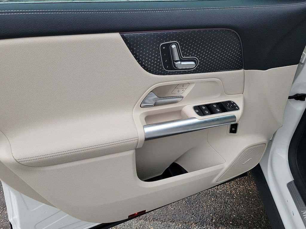 New 2025 Mercedes-Benz GLA 250 image 16