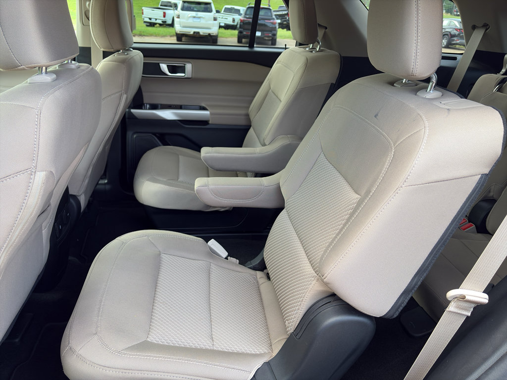 Used 2023 Ford Explorer XLT RWD image 16