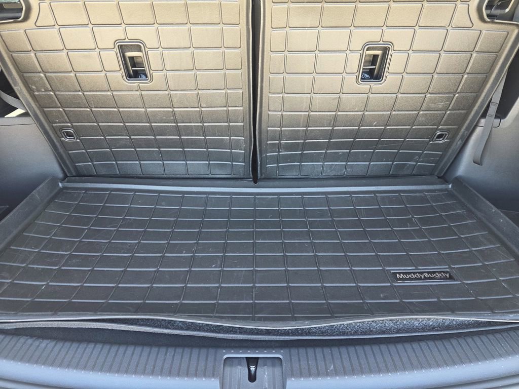 Used 2025 Volkswagen Atlas Peak Edition SE image 20