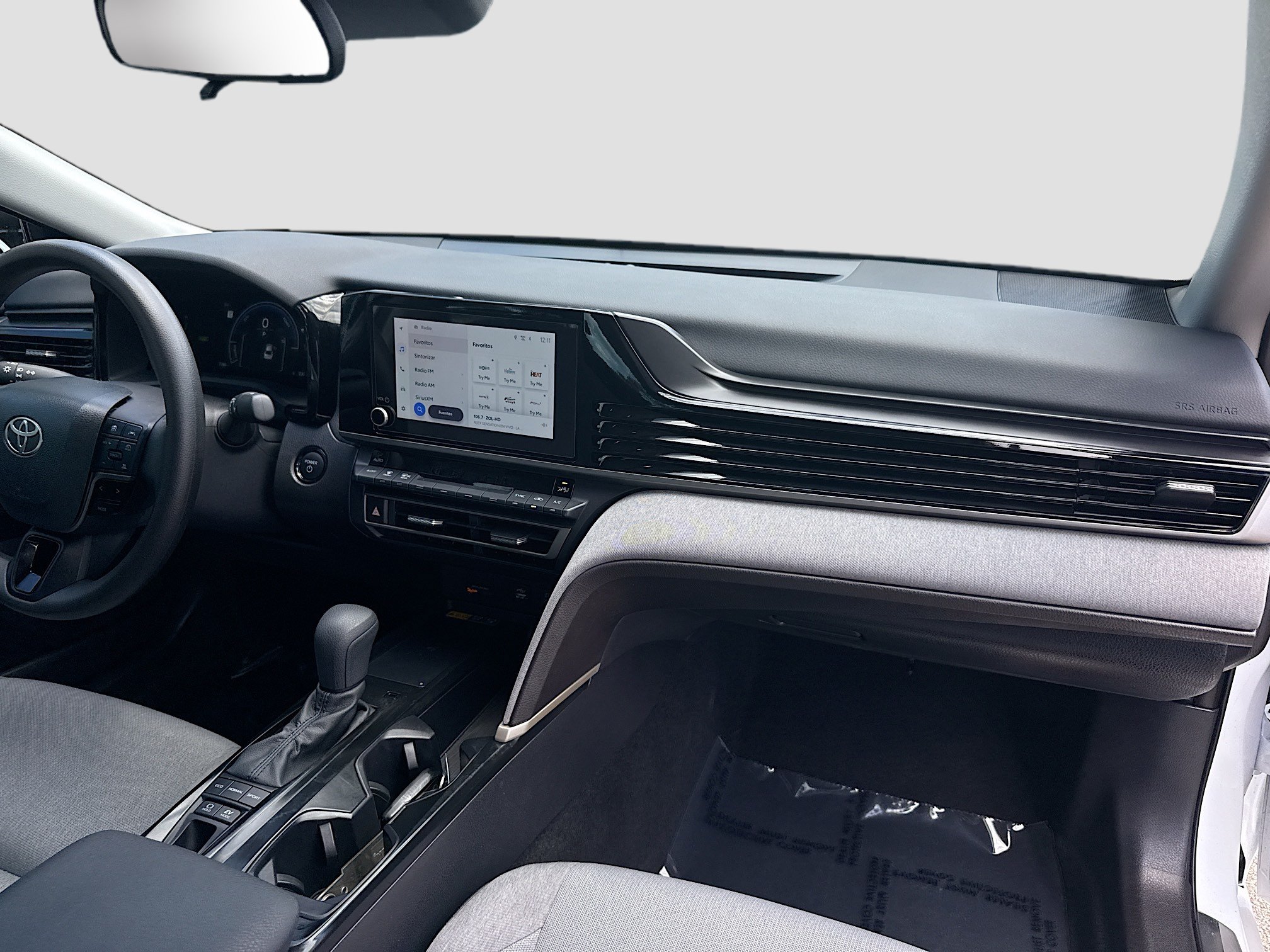 Used 2025 Toyota Camry LE FWD image 32