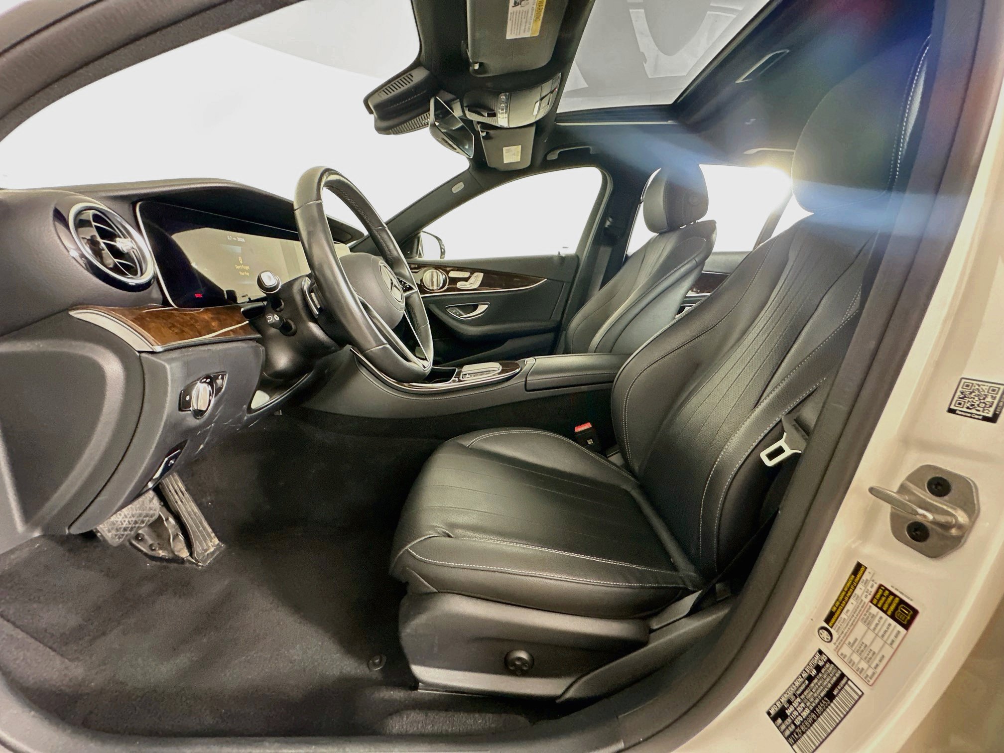 Used 2023 Mercedes-Benz E 350 4MATIC Sedan image 13