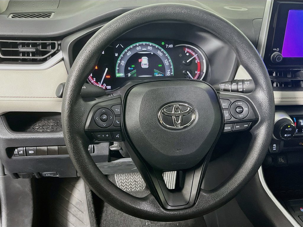Used 2024 Toyota RAV4 XLE w/ Convenience Package FWD image 17