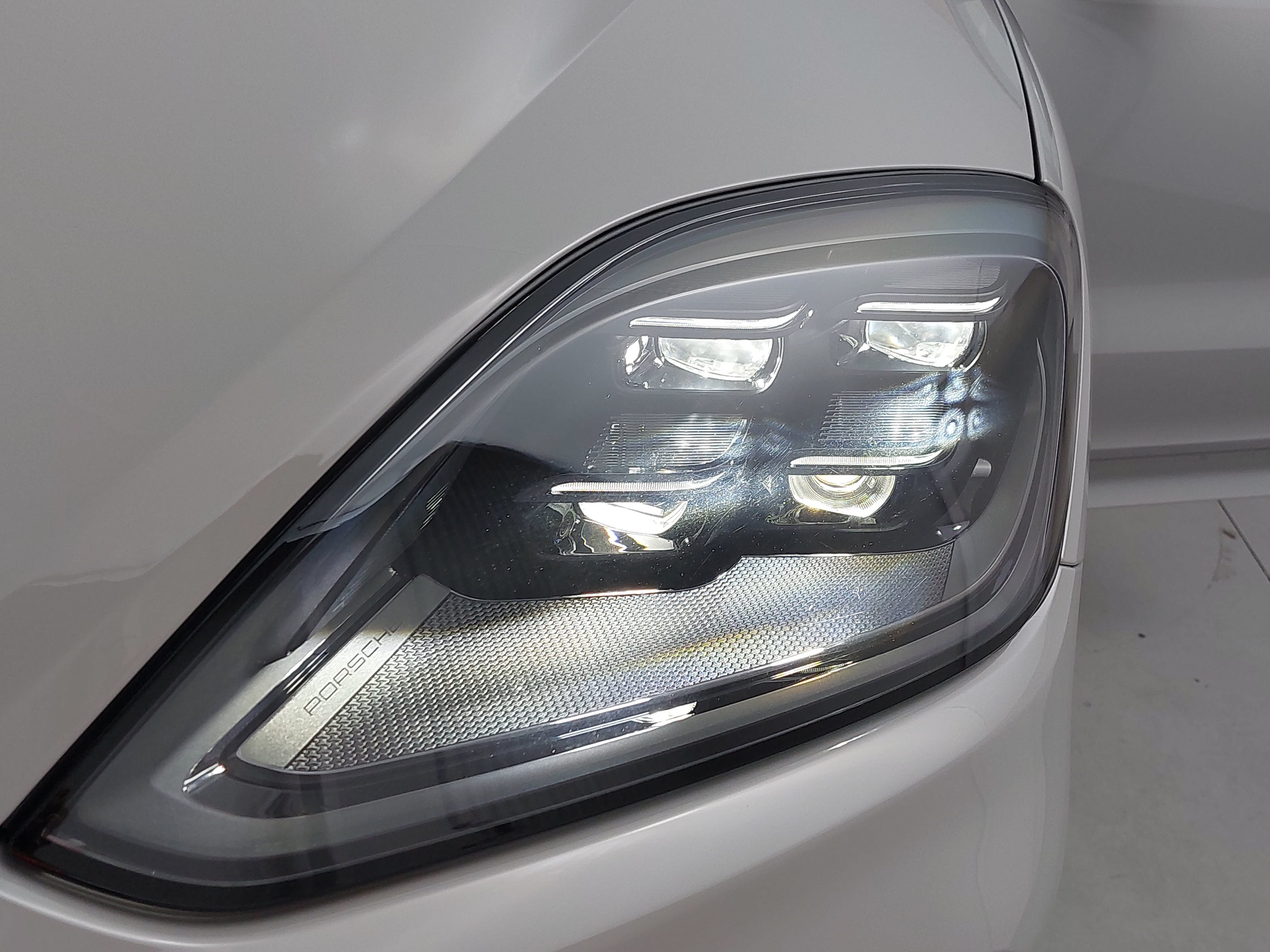 Certified 2025 Porsche Cayenne E-Hybrid AWD/4WD image 34