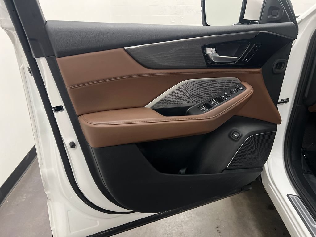 Used 2022 Acura MDX w/ Advance Package AWD/4WD image 13