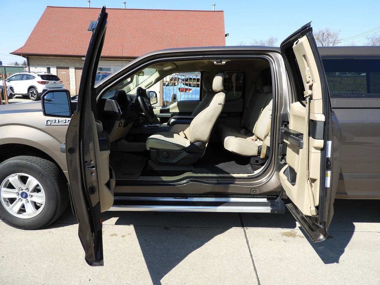 Used 2016 Ford F150 XLT w/ Trailer Tow Package image 15