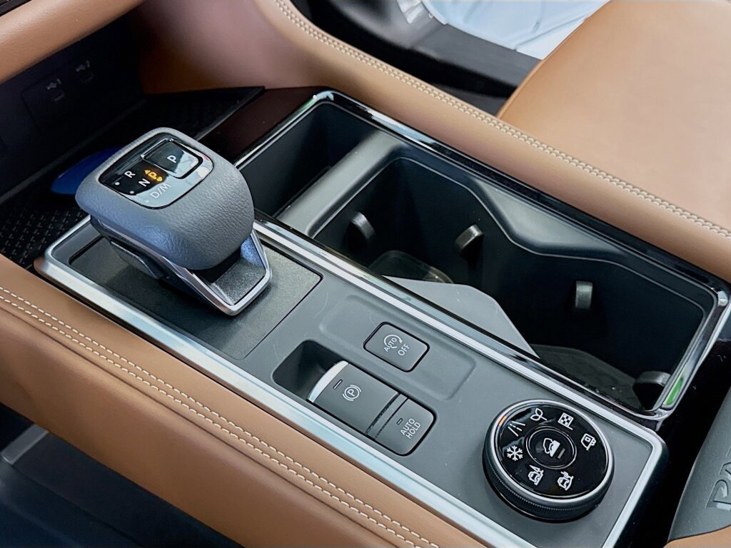 New 2026 Nissan Pathfinder Platinum AWD/4WD image 13