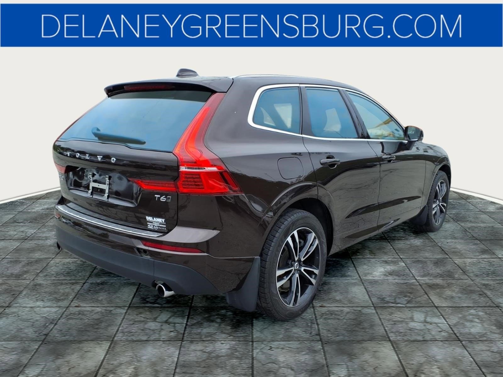 Used 2018 Volvo XC60 T6 Momentum AWD/4WD image 3