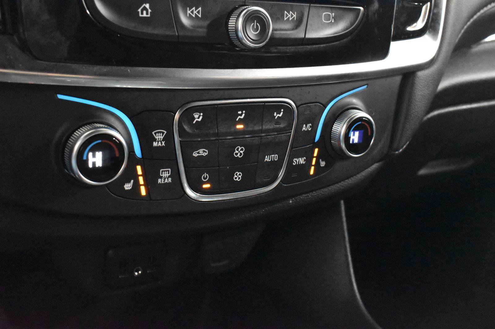 Used 2023 Chevrolet Traverse LT image 22