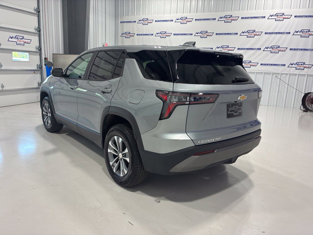Used 2026 Chevrolet Equinox LT AWD/4WD image 4