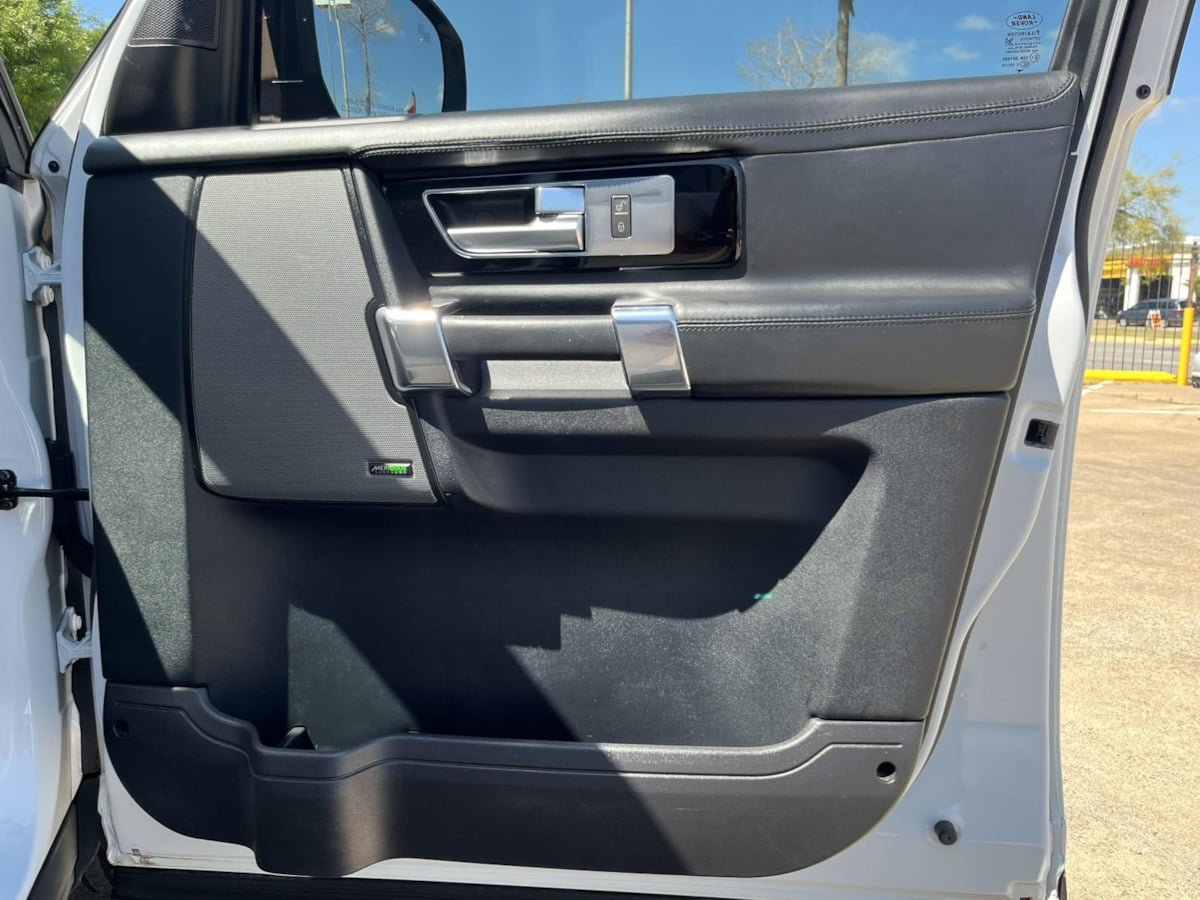 Used 2015 Land Rover LR4 HSE LUX AWD/4WD image 28