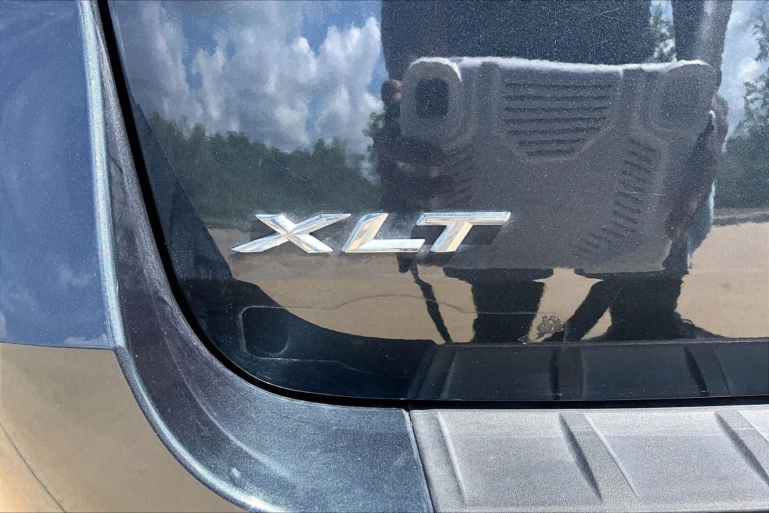 Used 2022 Ford Explorer XLT w/ Equipment Group 202A RWD image 10