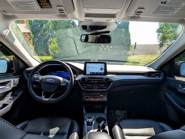 Used 2022 Ford Escape Titanium w/ Class II Trailer Tow Package AWD/4WD image 13