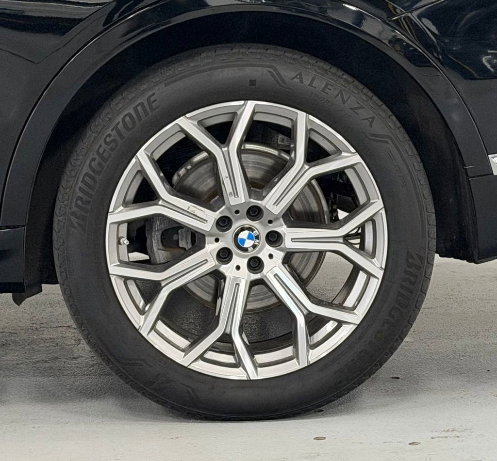 Used 2020 BMW X7 xDrive40i w/ Premium Package AWD/4WD image 8