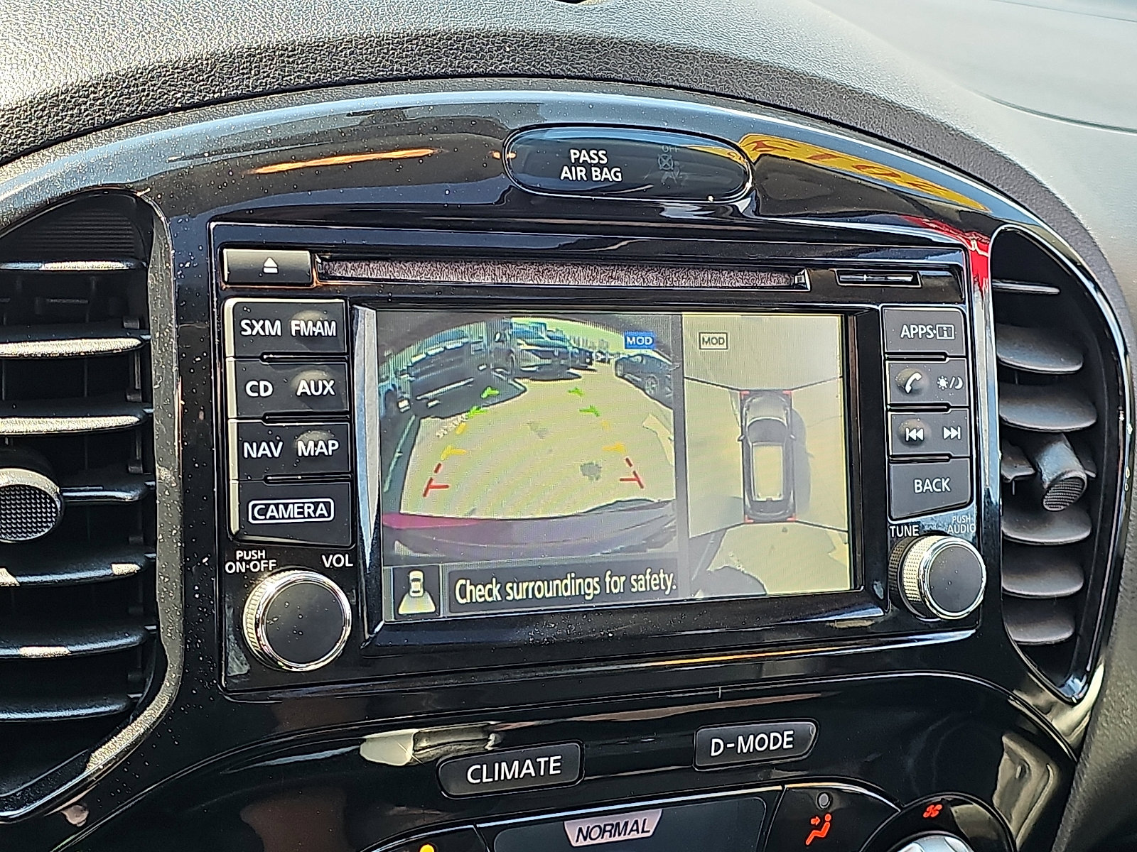 Used 2015 Nissan Juke SL image 19