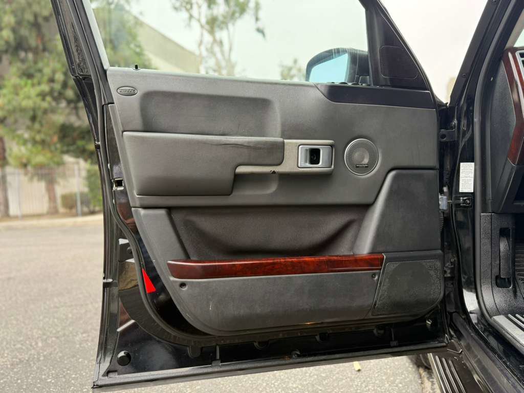 Used 2006 Land Rover Range Rover HSE AWD/4WD image 16