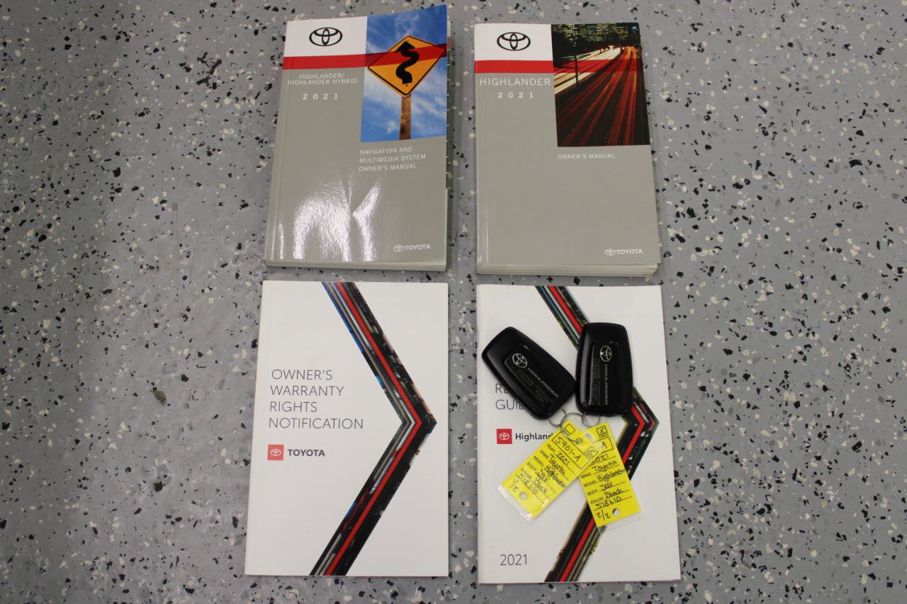 Used 2021 Toyota Highlander XLE image 87