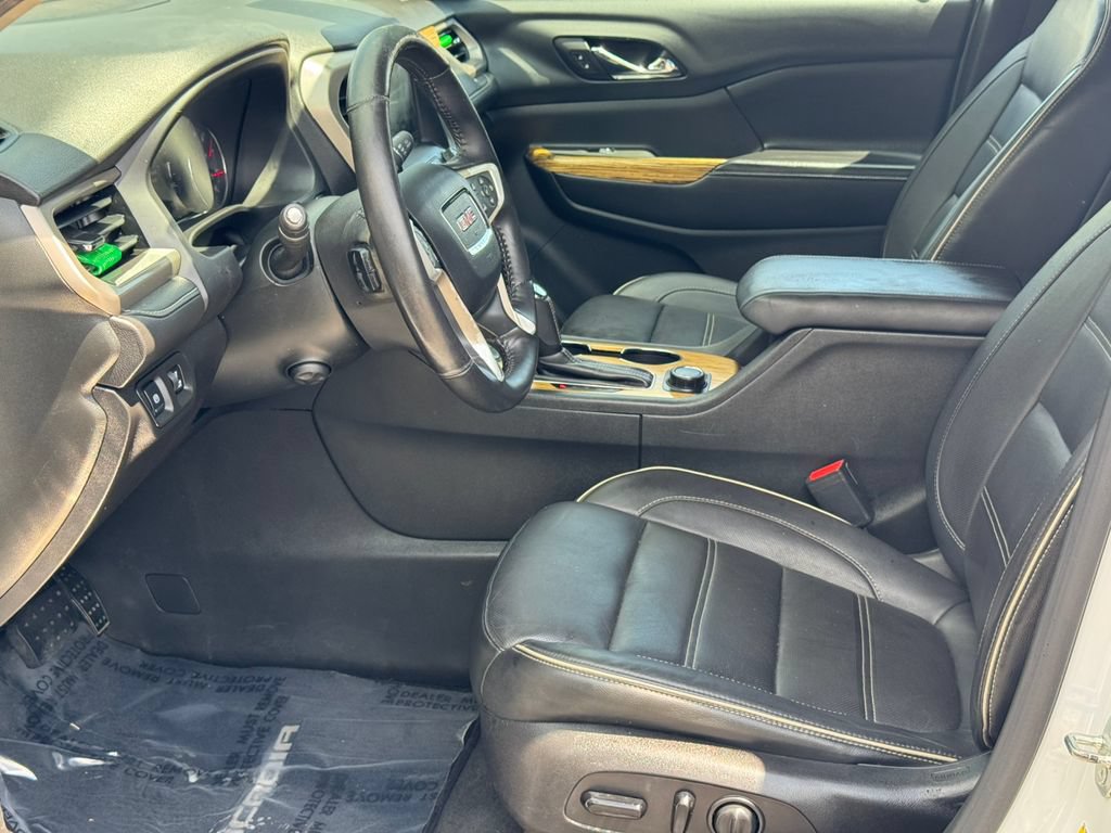Used 2017 GMC Acadia Denali w/ Technology Package AWD/4WD image 9