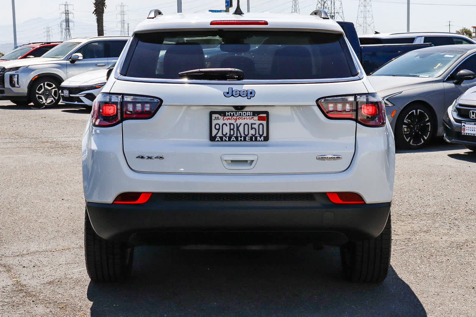 Used 2022 Jeep Compass Latitude AWD/4WD image 8