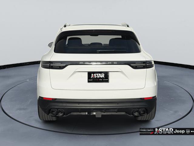 Used 2023 Porsche Cayenne Platinum Edition image 6