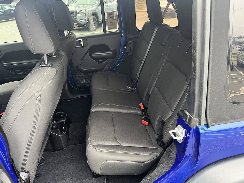 Used 2018 Jeep Wrangler Unlimited Sport S AWD/4WD image 14