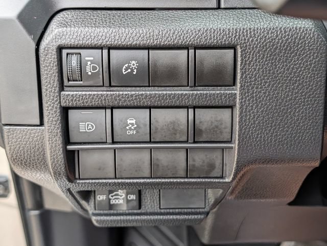 Used 2025 Toyota Tacoma SR AWD/4WD image 23