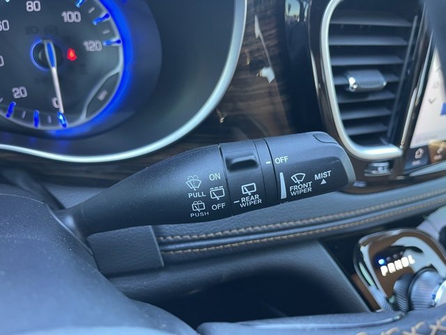 Used 2023 Chrysler Pacifica Pinnacle image 24