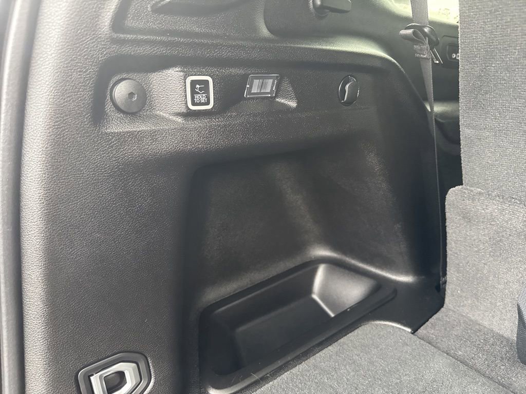 Used 2024 Jeep Grand Cherokee L Altitude image 28