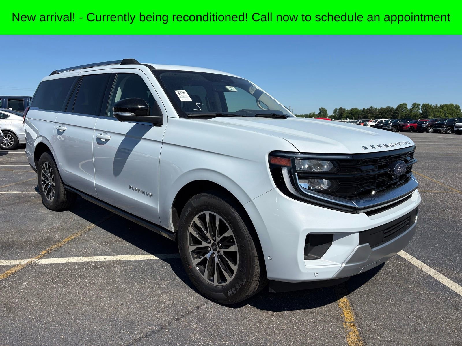 Used 2025 Ford Expedition Max Platinum AWD/4WD image 1