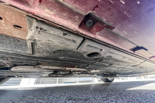 Used 2012 Jaguar XJ image 99