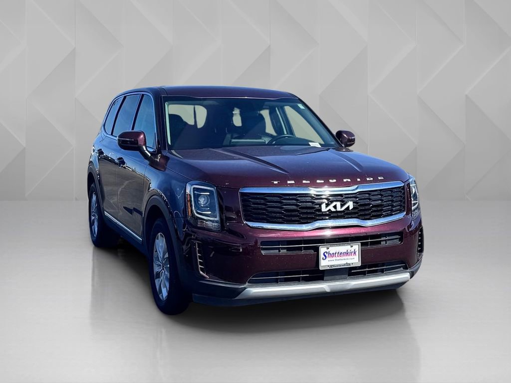 Used 2022 Kia Telluride LX image 3