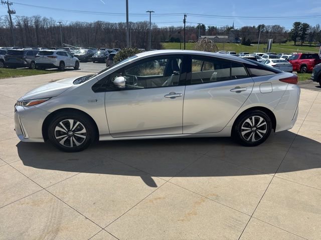 Used 2018 Toyota Prius Prime Premium image 4