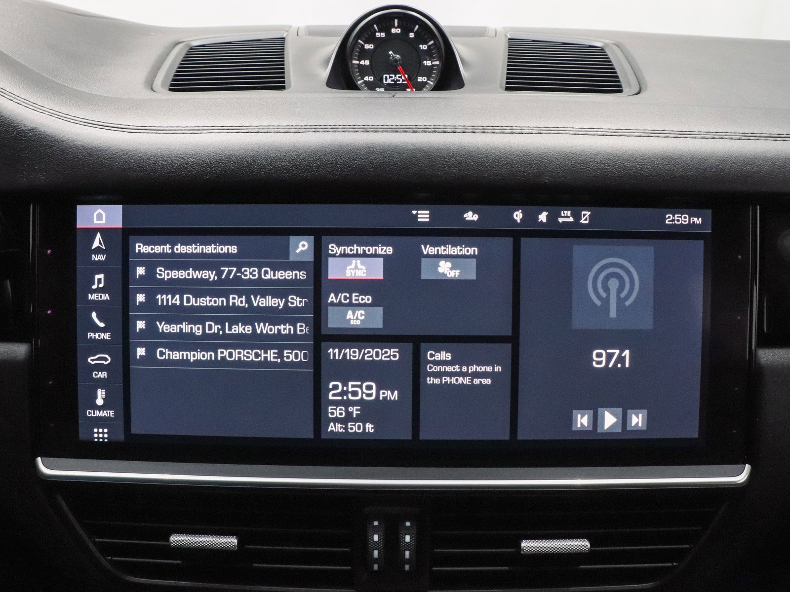 Used 2020 Porsche Cayenne Turbo image 37