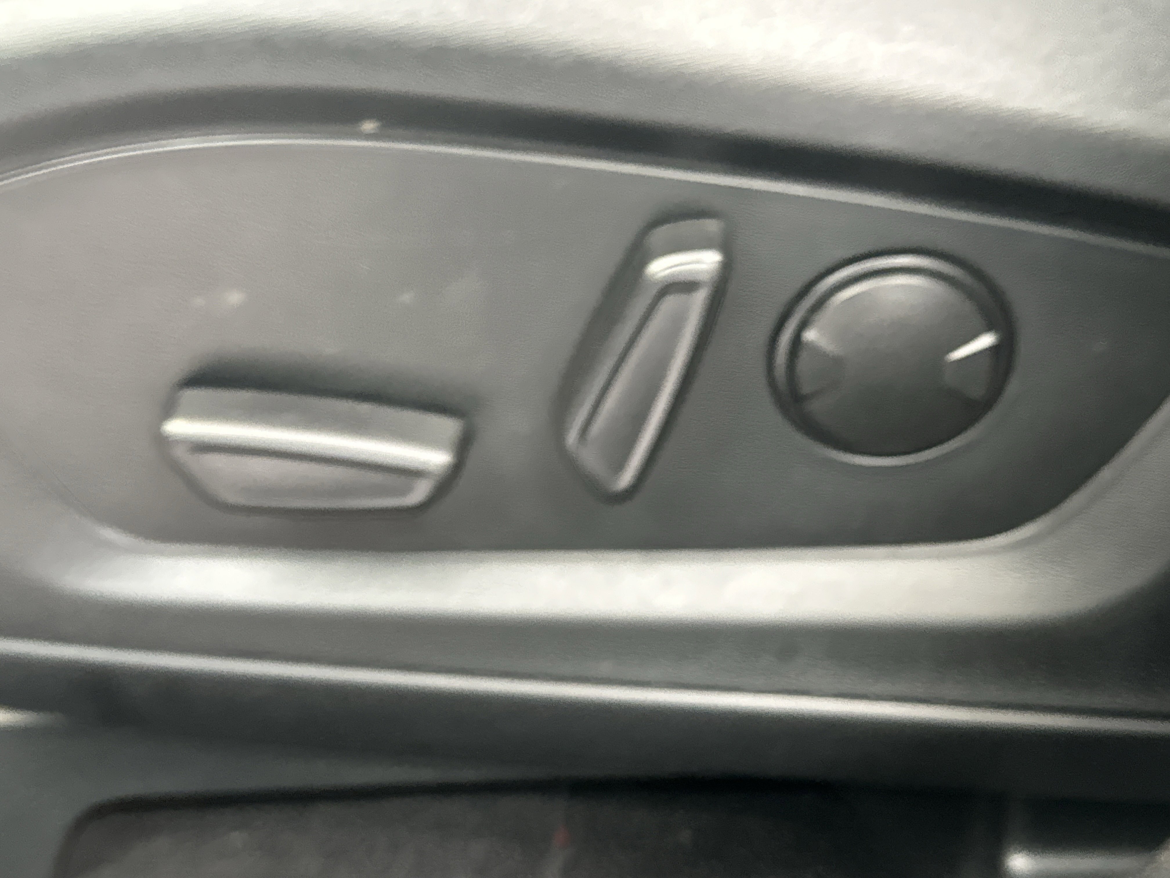 Used 2024 Ford Explorer Limited image 20