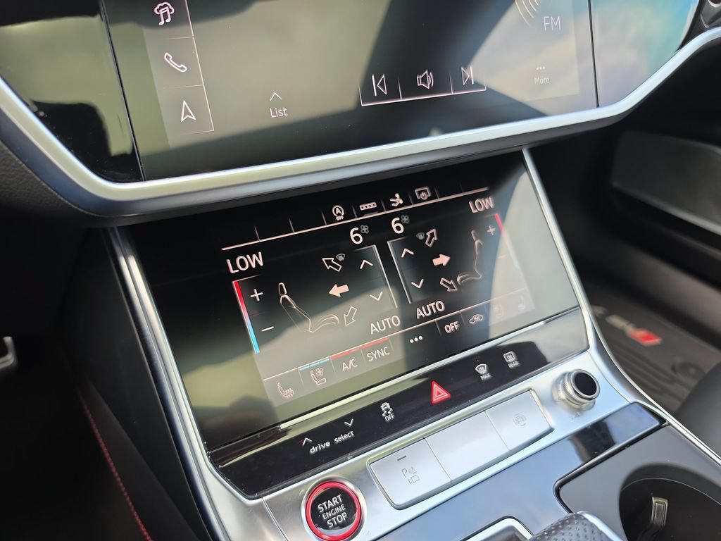 Used 2025 Audi RS 7 Performance AWD/4WD image 26
