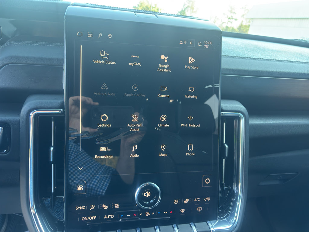 New 2026 GMC Yukon Denali w/ Sun & Power Step Package image 19