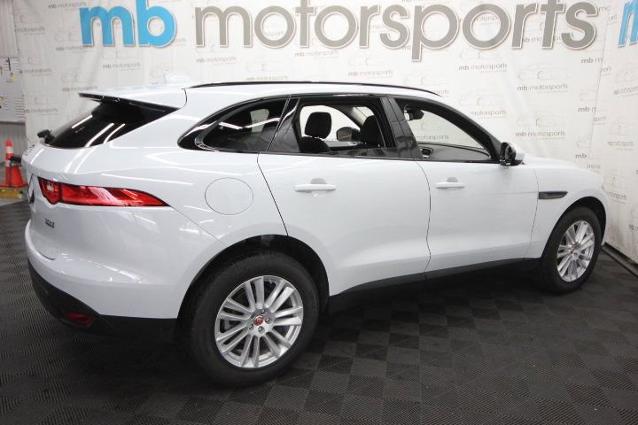 Used 2018 Jaguar F-PACE Prestige image 8