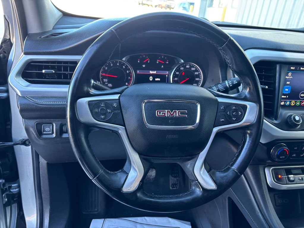 Used 2023 GMC Acadia SLT image 15
