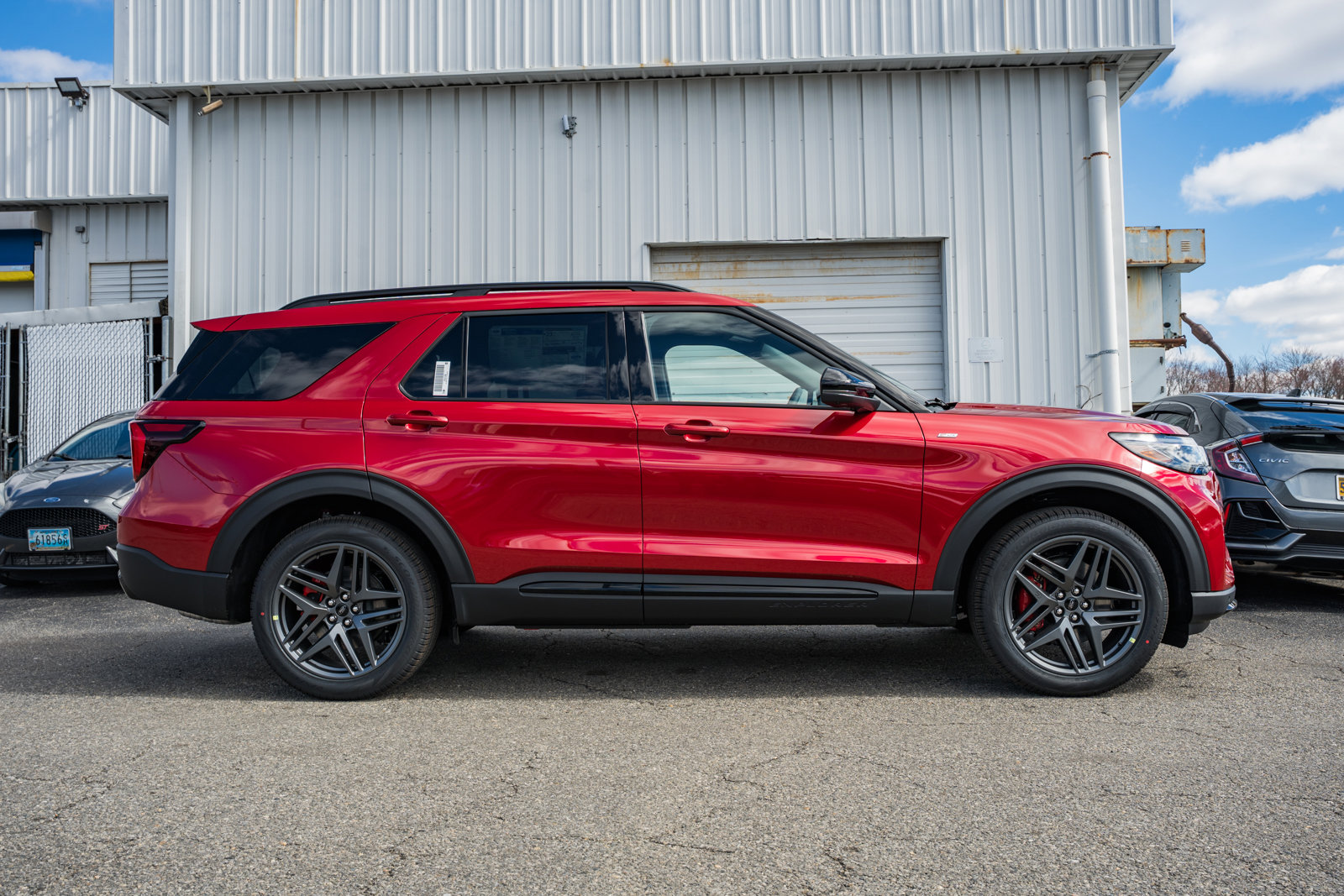 New 2026 Ford Explorer ST-Line w/ ST-Line Street Pack image 3