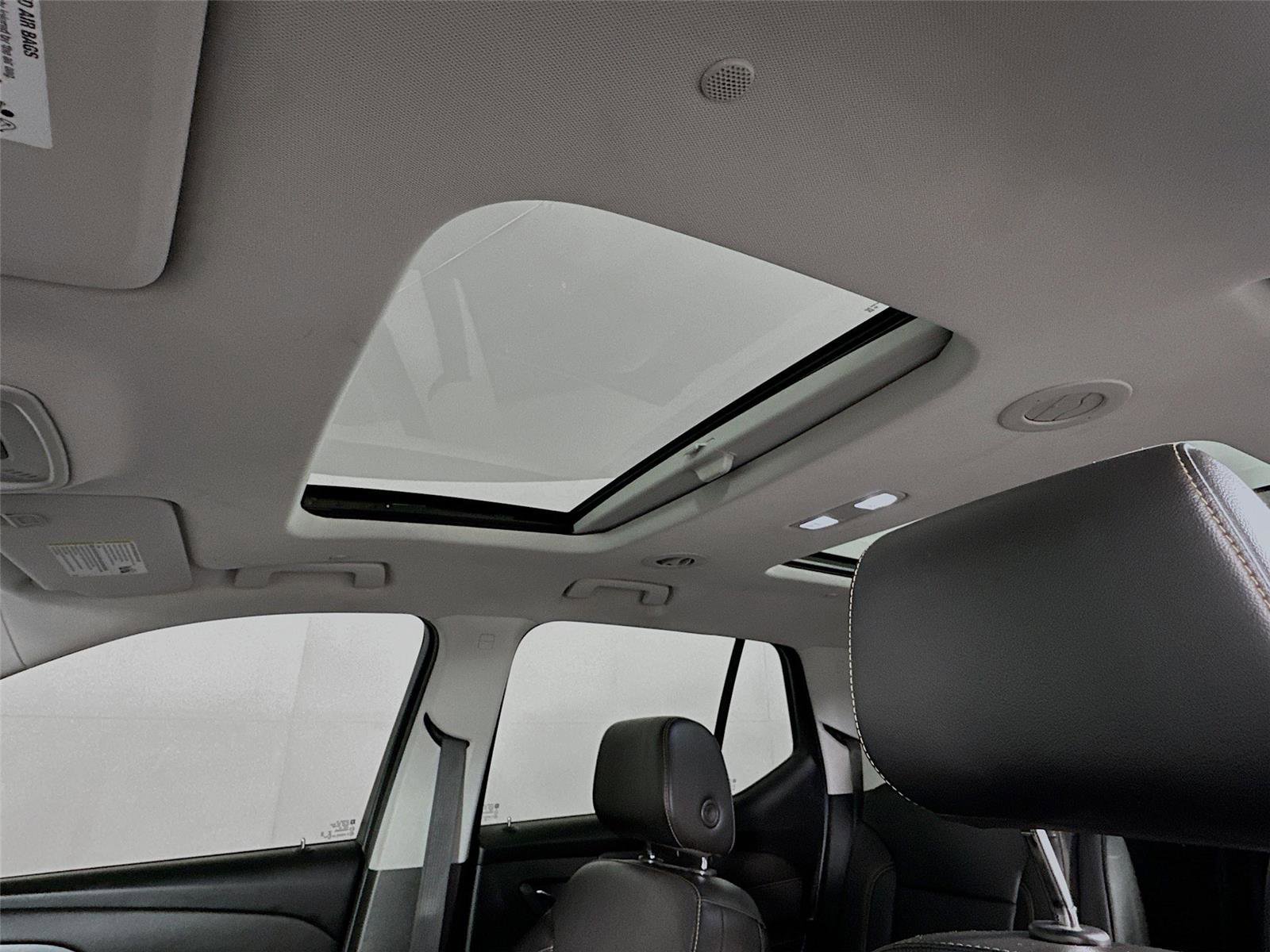 Used 2020 Chevrolet Traverse Premier w/ Redline Edition image 17