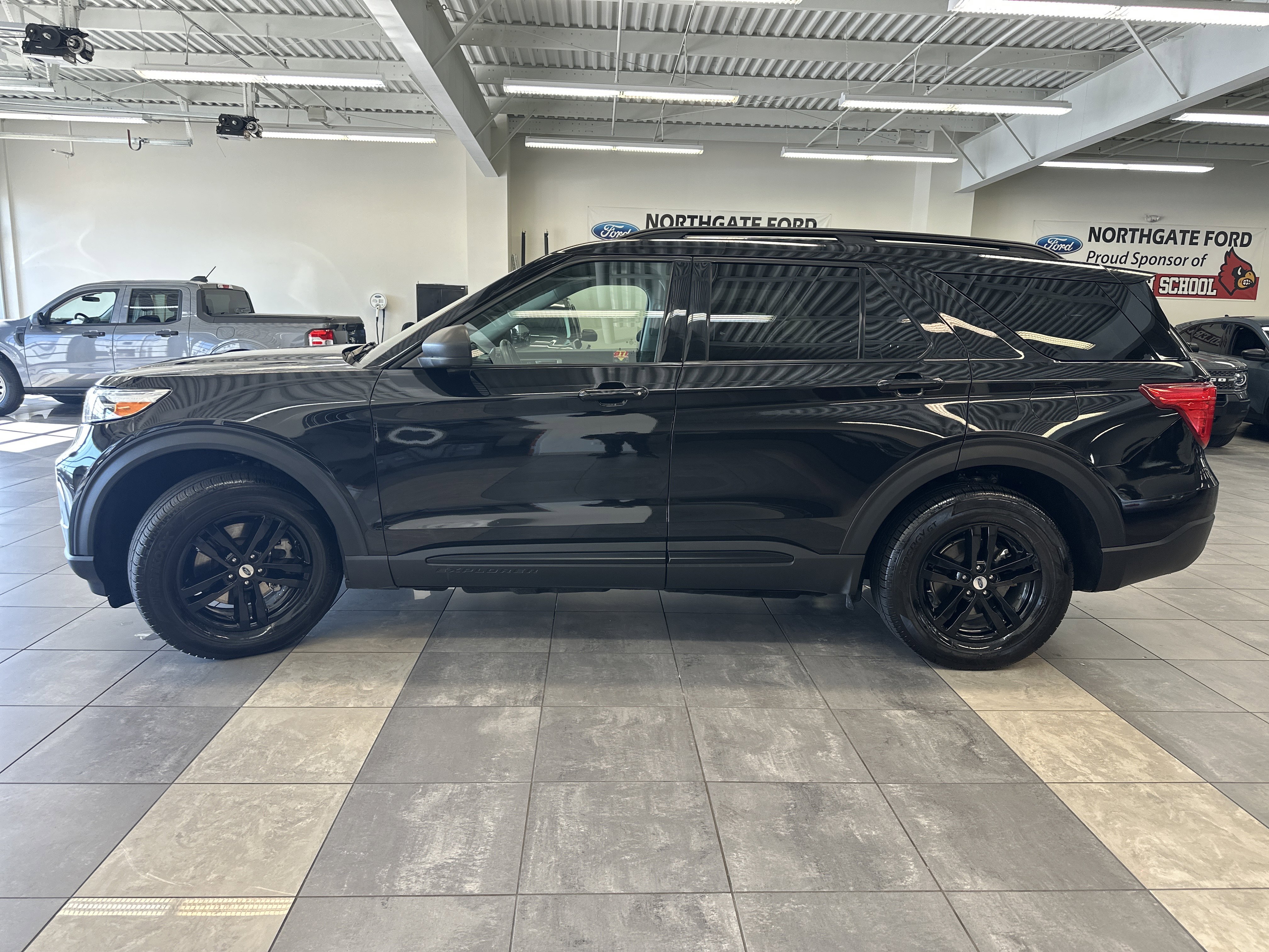 Used 2020 Ford Explorer XLT image 16