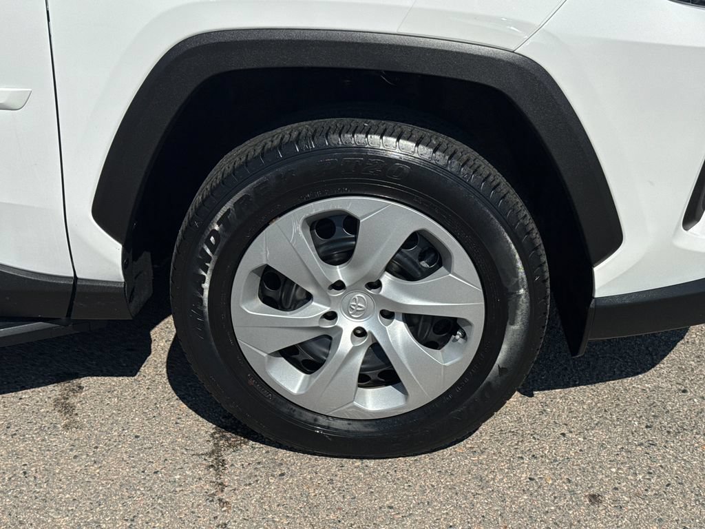 Used 2024 Toyota RAV4 LE AWD/4WD image 43