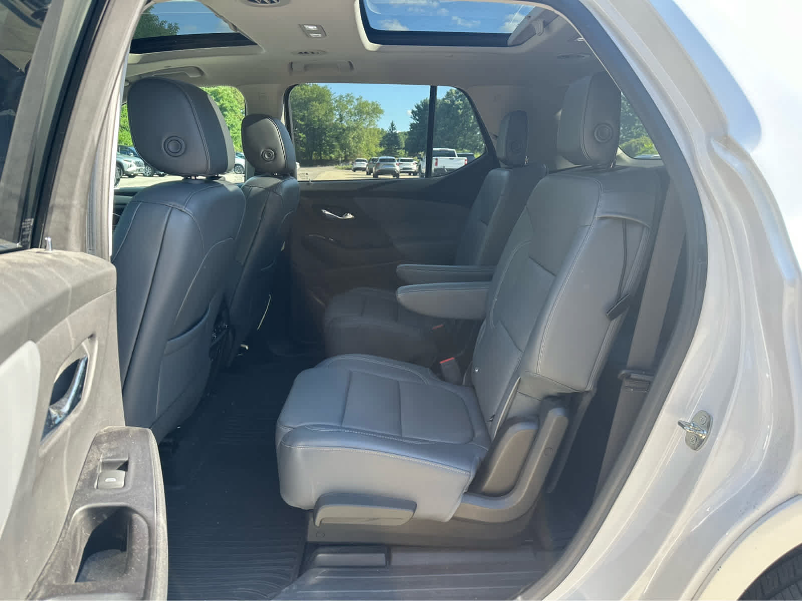 Used 2018 Chevrolet Traverse Premier AWD/4WD image 23