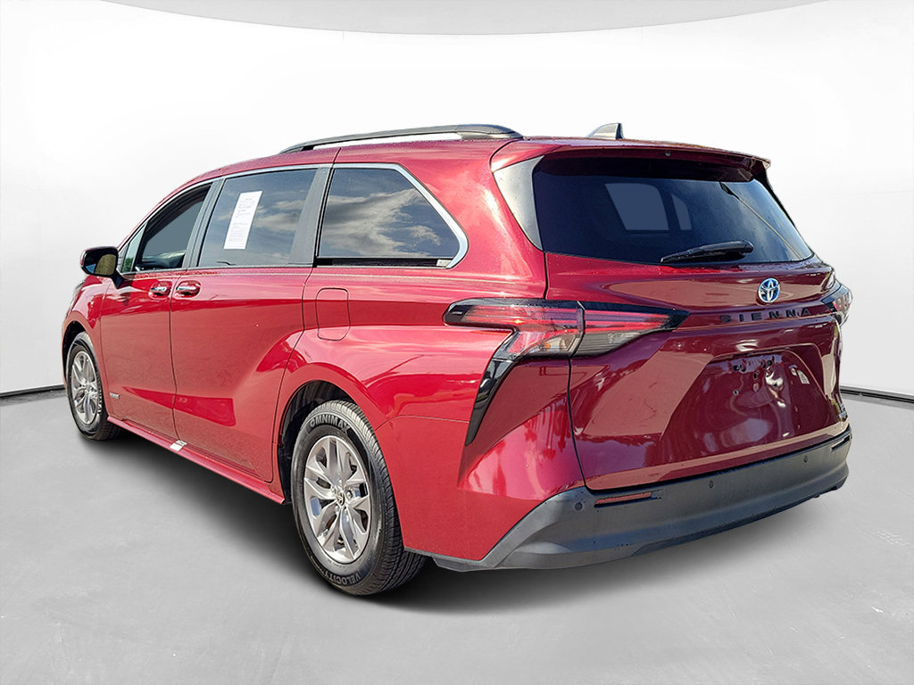 Certified 2021 Toyota Sienna XLE FWD image 6
